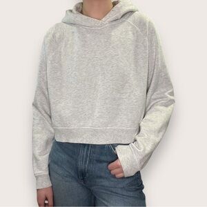 H&M | Women’s Boxy Cropped Pullover Hoodie Light Heather Grey Small​​
